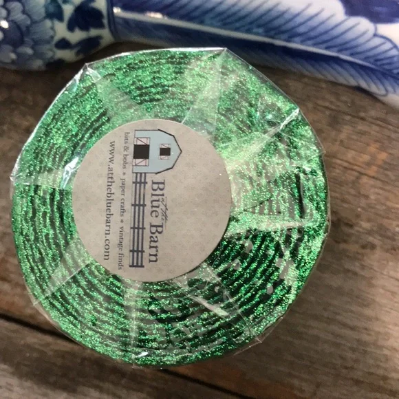 Lloyd Farms Green Beeswax Glitter Pillar Candle - Picture 5 of 6